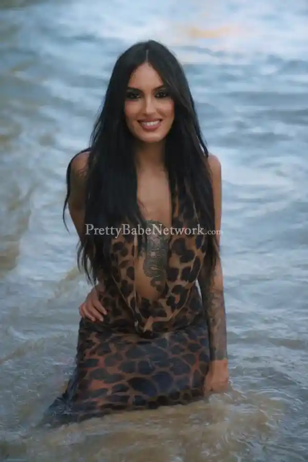 Beautiful Italian escort Giulia in Bangalore, Kodihalli, waiting for you